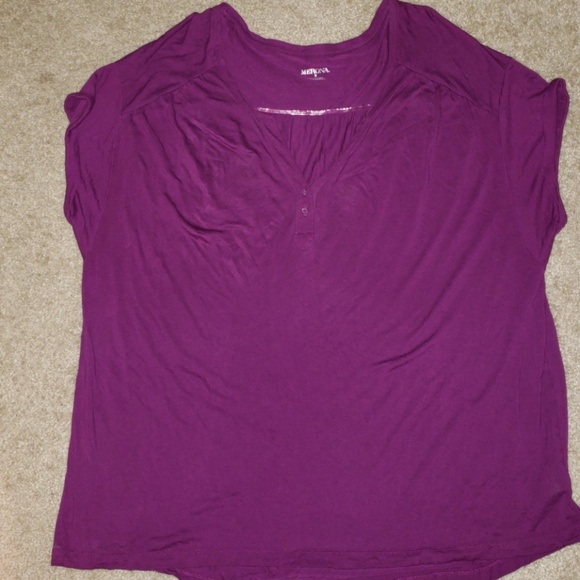 Women's tops - Picture 2 of 6